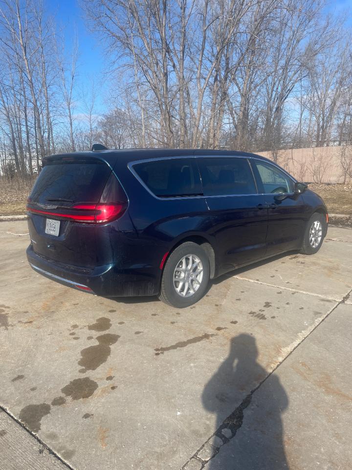 Chrysler Pacifica Touring L FWD 2024