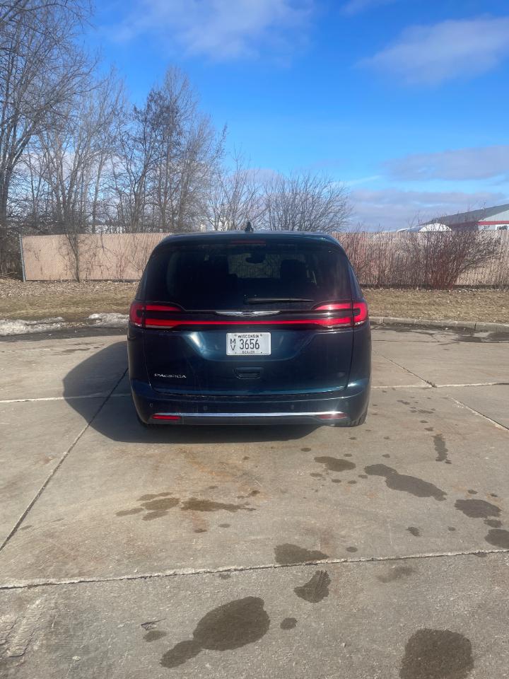 Chrysler Pacifica Touring L FWD 2024