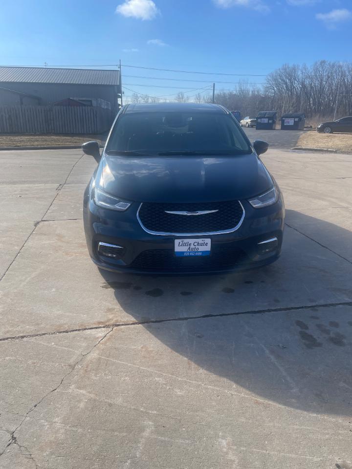 Chrysler Pacifica Touring L FWD 2024