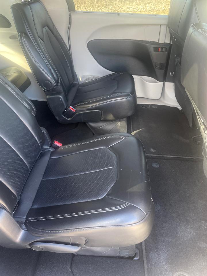 Chrysler Pacifica Touring L FWD 2024