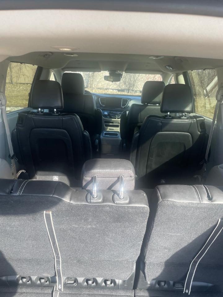 Chrysler Pacifica Touring L FWD 2024