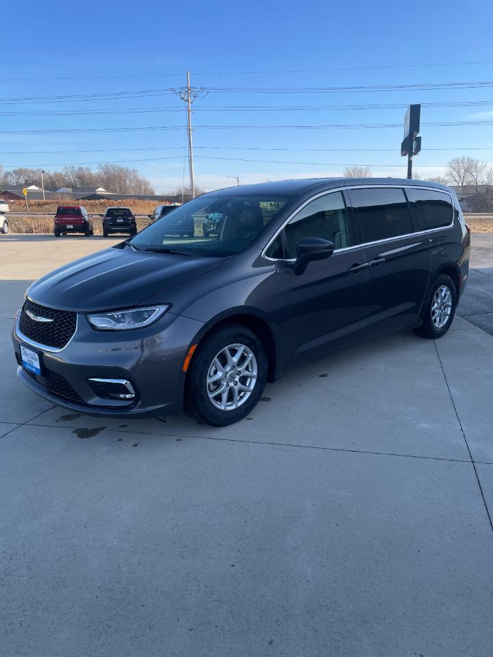 Chrysler Pacifica Touring L FWD 2023