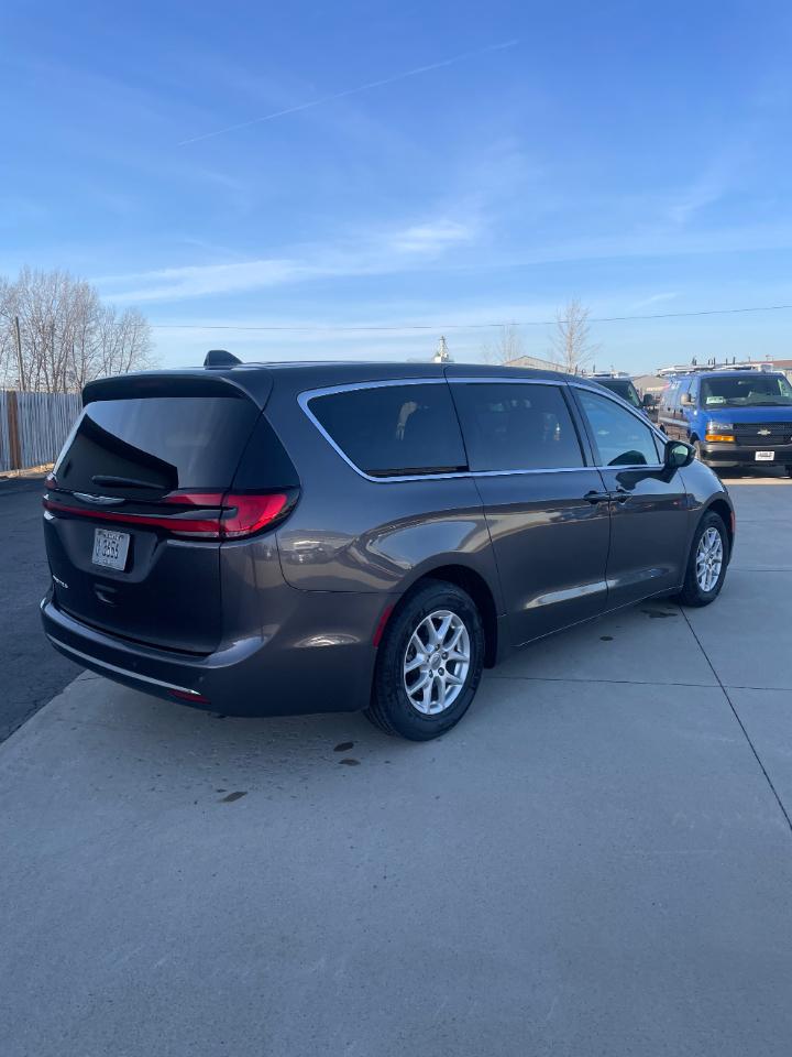 Chrysler Pacifica Touring L FWD 2023