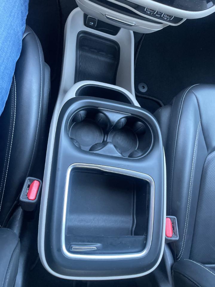 Chrysler Pacifica Touring L FWD 2023