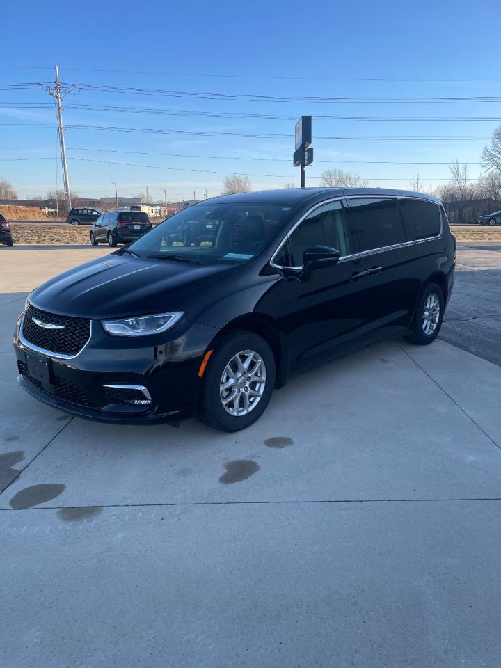 Chrysler Pacifica Touring L FWD 2024