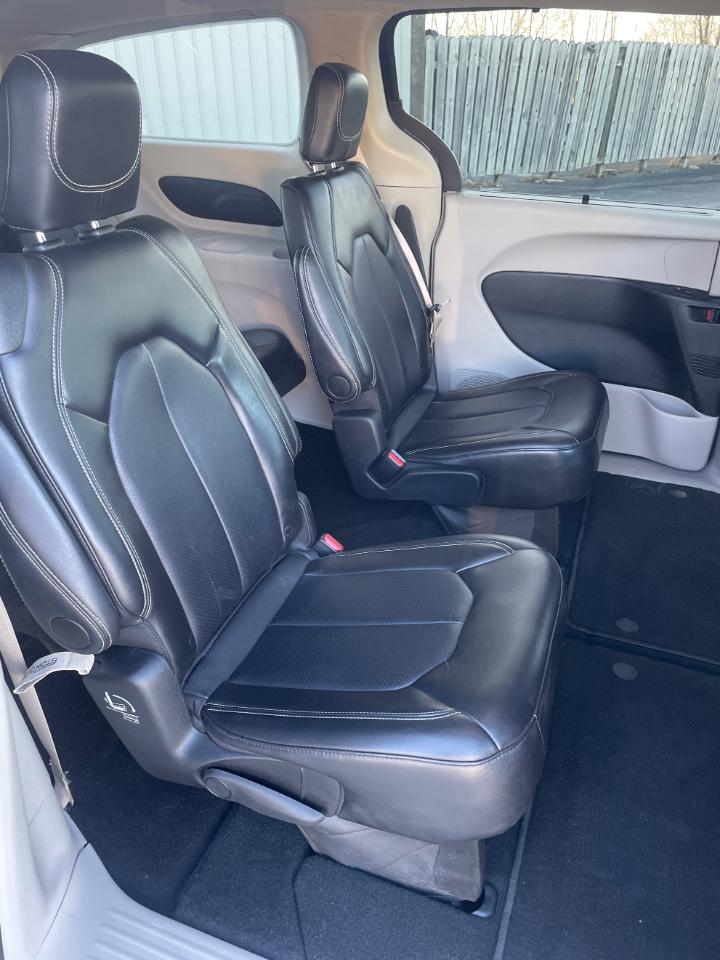 Chrysler Pacifica Touring L FWD 2024