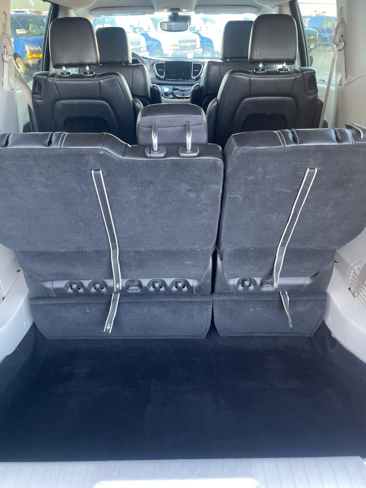 Chrysler Pacifica Touring L FWD 2024