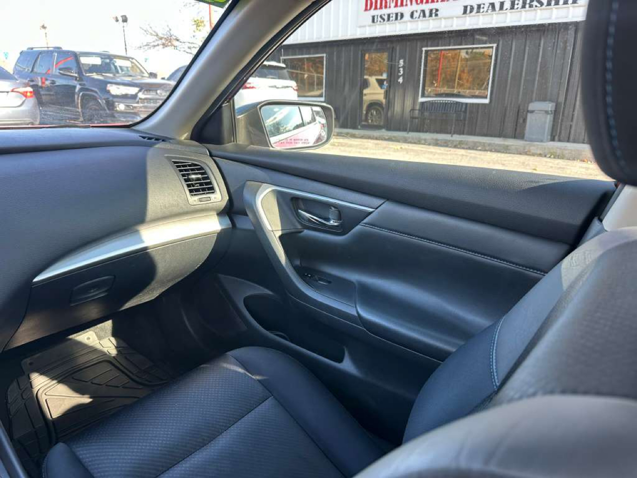 Nissan Altima 2.5 SR Sedan 2017