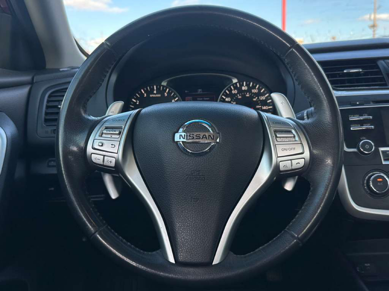 Nissan Altima 2.5 SR Sedan 2017