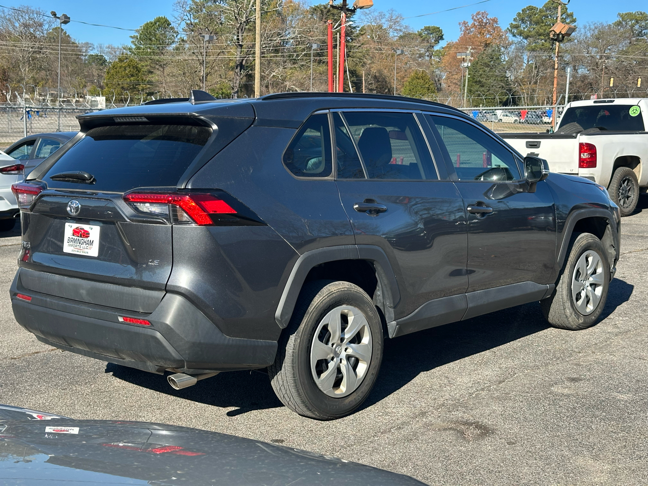Toyota RAV4 LE FWD (Natl) 2021
