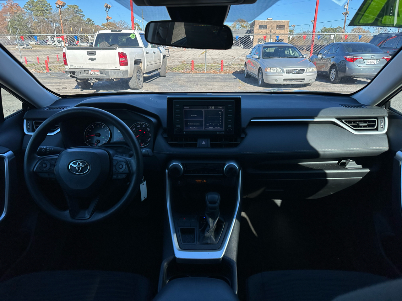 Toyota RAV4 LE FWD (Natl) 2021