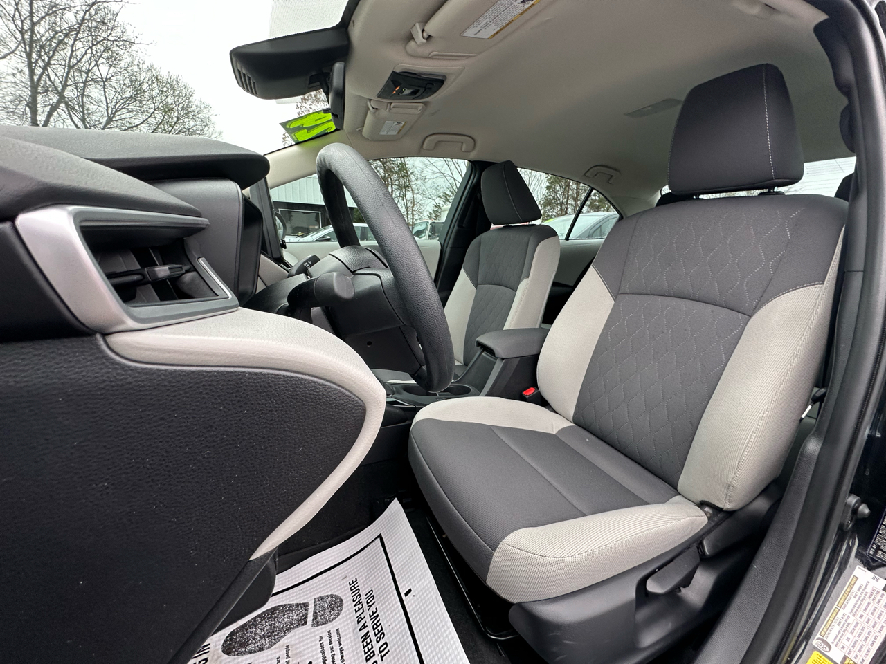 Toyota Corolla LE CVT (Natl) 2024