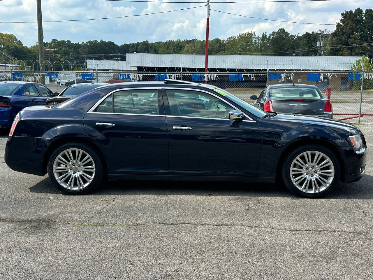Chrysler 300 4dr Sdn 300C RWD 2011