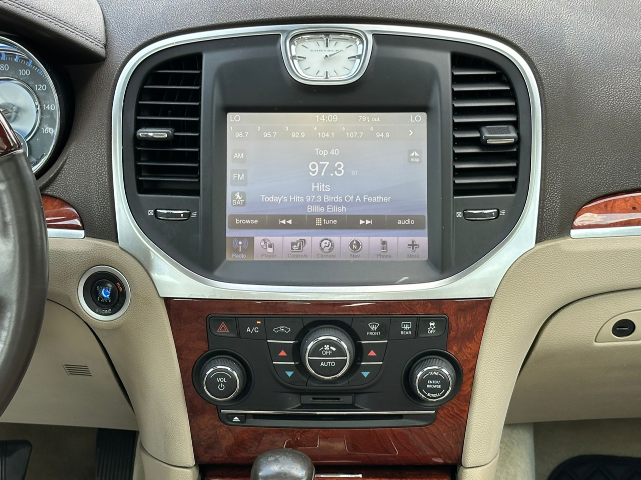 Chrysler 300 4dr Sdn 300C RWD 2011