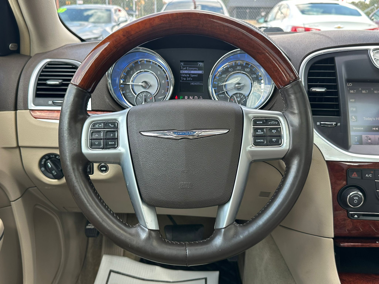 Chrysler 300 4dr Sdn 300C RWD 2011