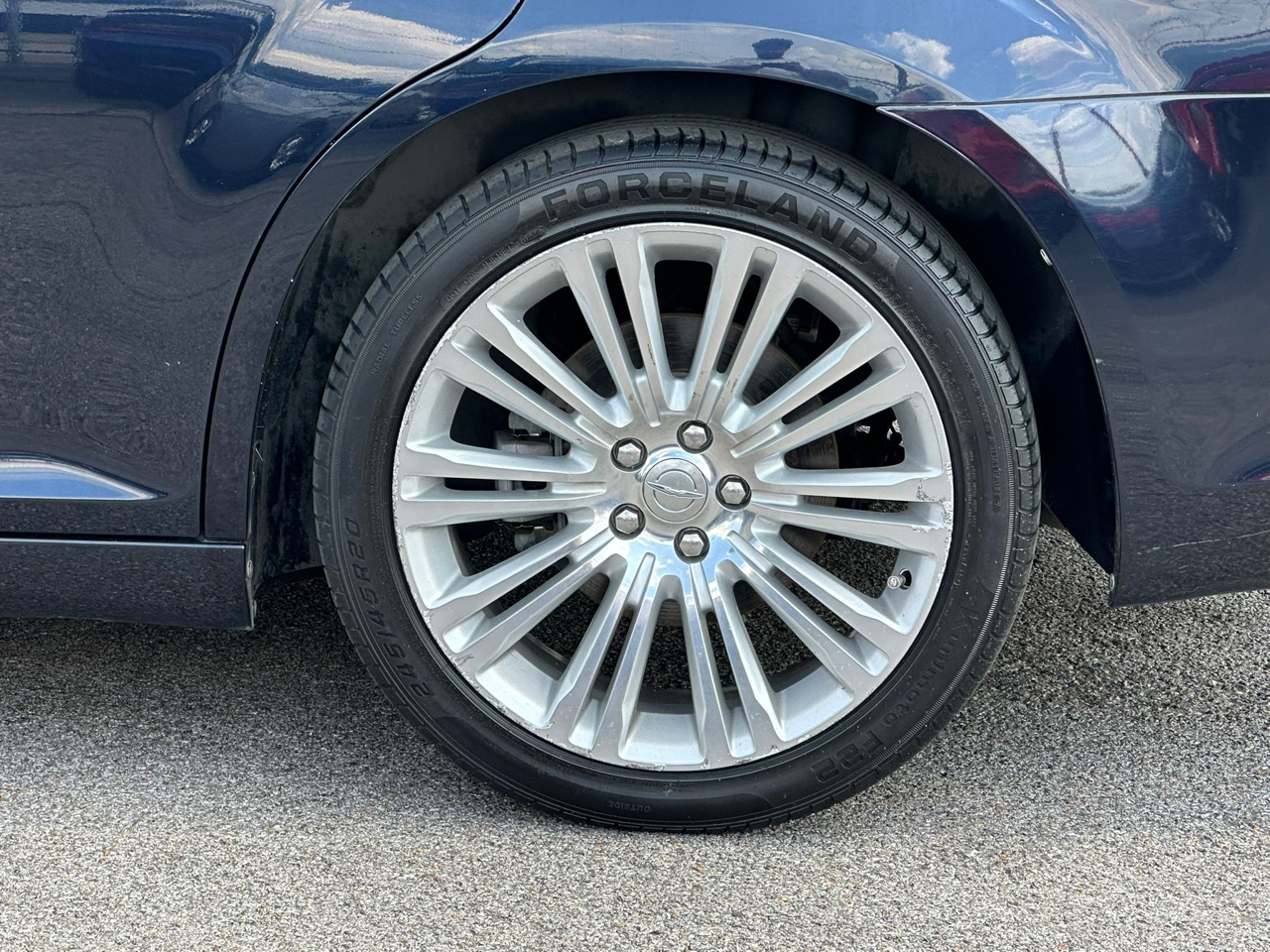 Chrysler 300 4dr Sdn 300C RWD 2011