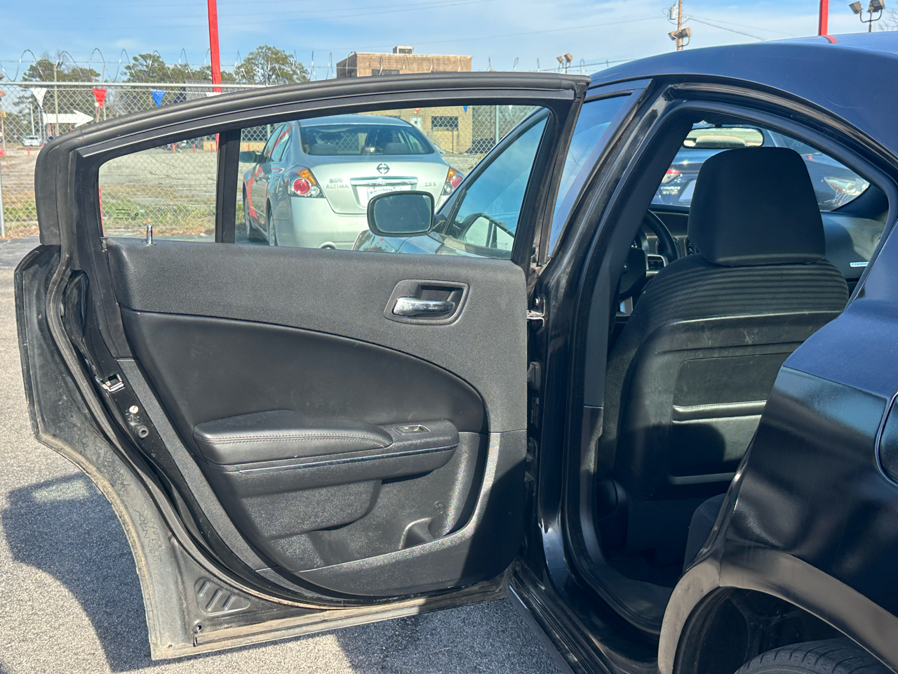 Dodge Charger 4dr Sdn SE RWD 2012