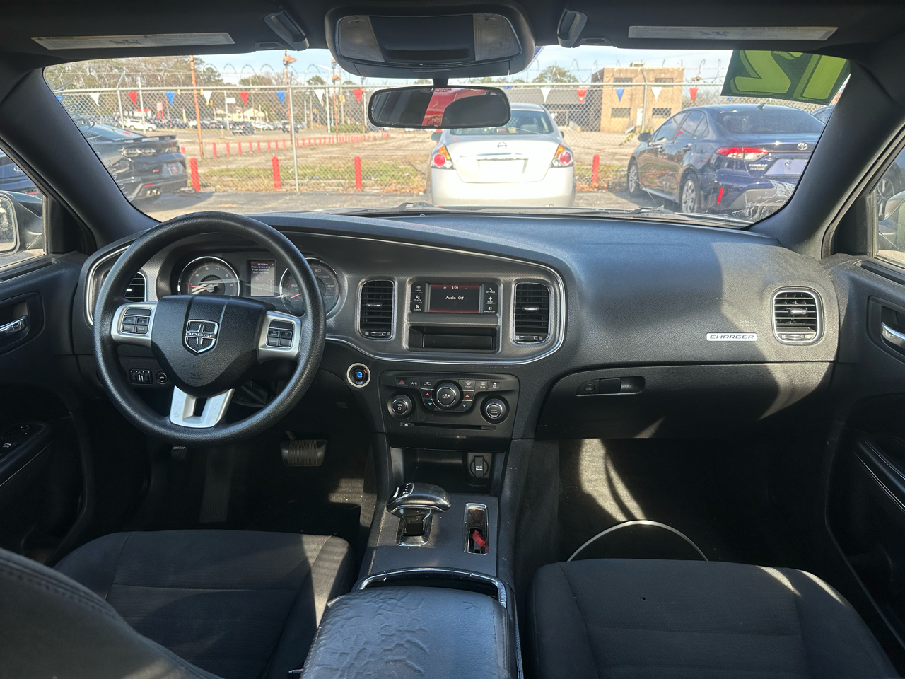 Dodge Charger 4dr Sdn SE RWD 2012