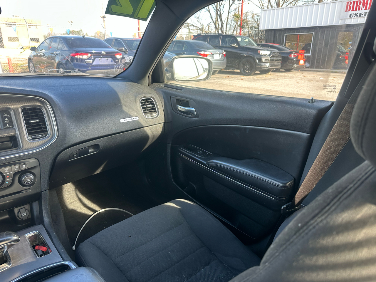 Dodge Charger 4dr Sdn SE RWD 2012