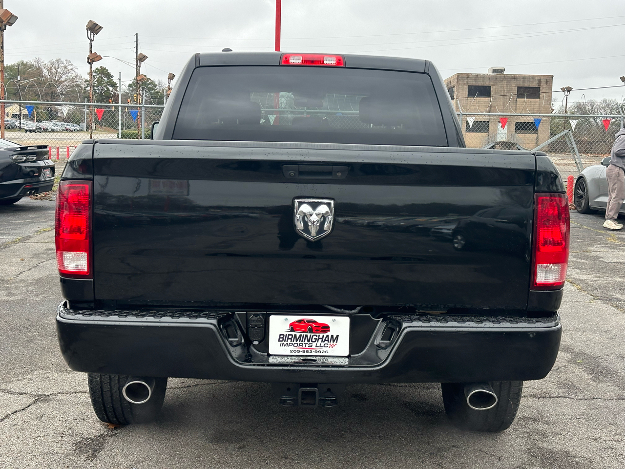 RAM 1500 Classic Express 4x2 Crew Cab 5'7" Box 2019