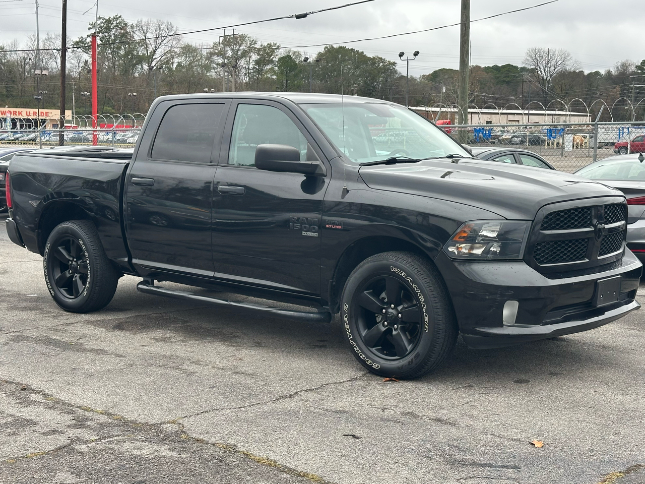 RAM 1500 Classic Express 4x2 Crew Cab 5'7" Box 2019