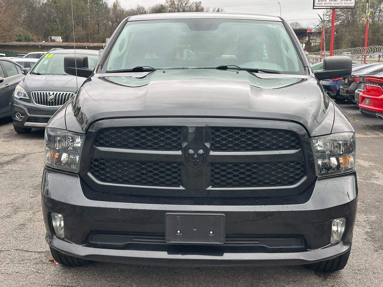 RAM 1500 Classic Express 4x2 Crew Cab 5'7" Box 2019