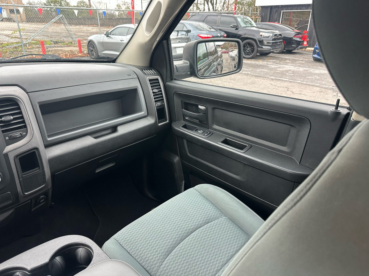 RAM 1500 Classic Express 4x2 Crew Cab 5'7" Box 2019
