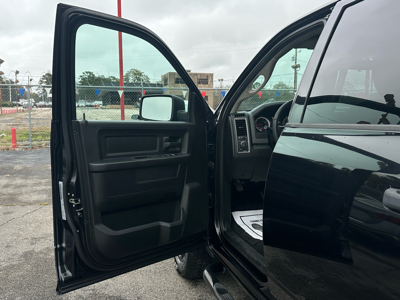 RAM 1500 Classic Express 4x2 Crew Cab 5'7" Box 2019