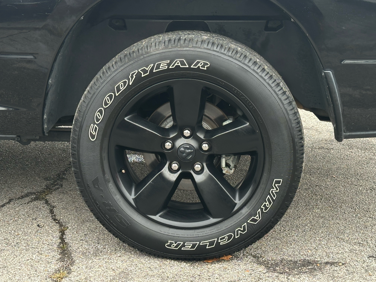 RAM 1500 Classic Express 4x2 Crew Cab 5'7" Box 2019