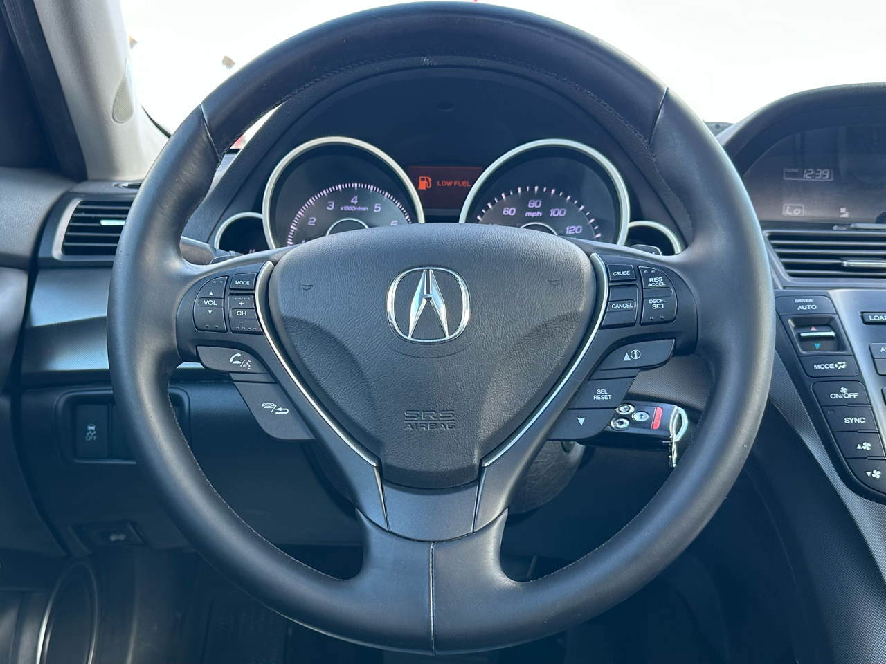 Acura TL 4dr Sdn Auto 2WD 2013