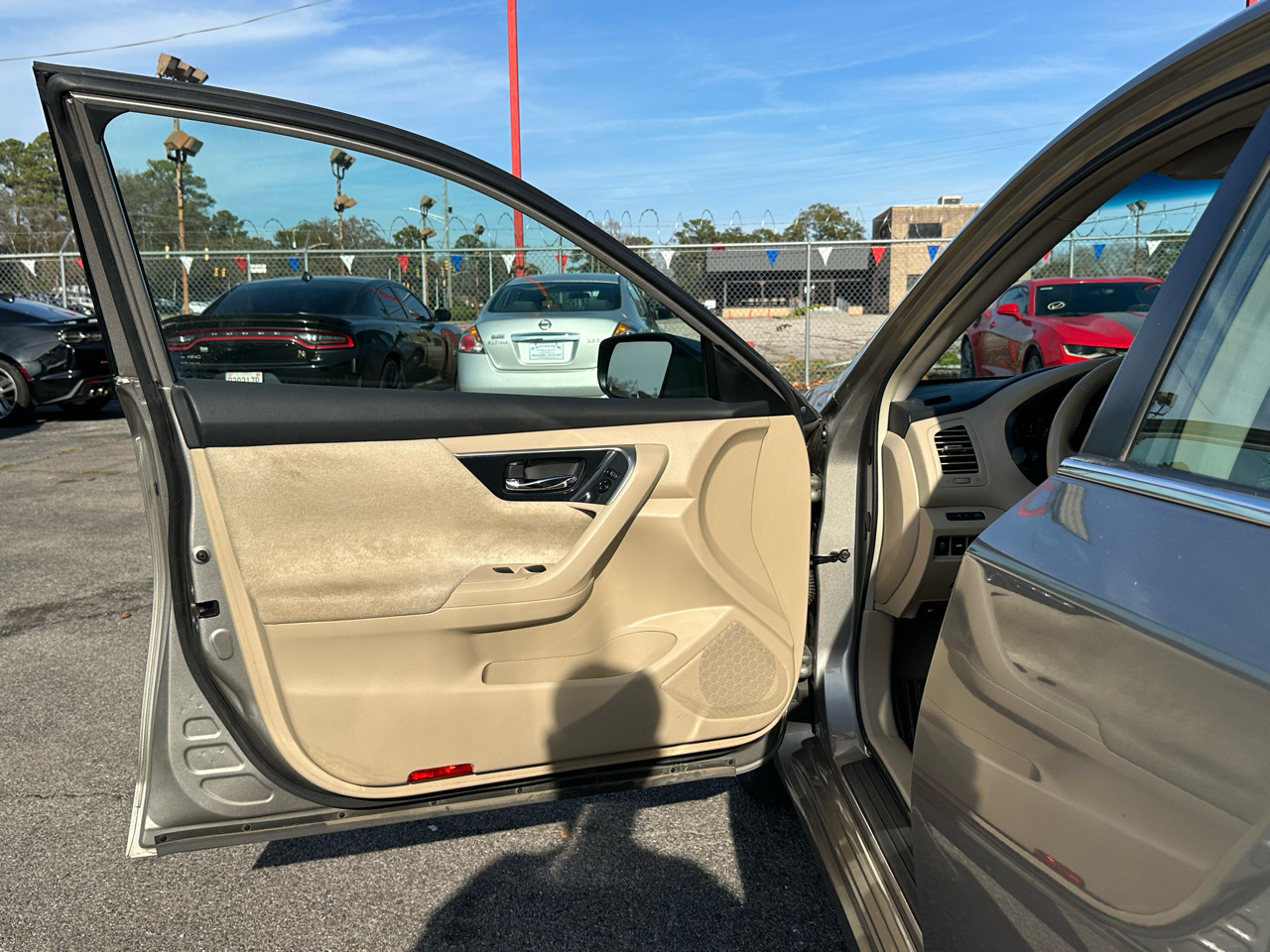 Nissan Altima 4dr Sdn I4 2.5 SV 2013