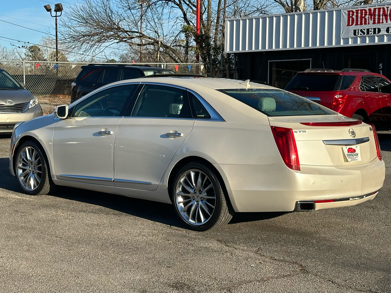 Cadillac XTS 4dr Sdn Platinum FWD 2013