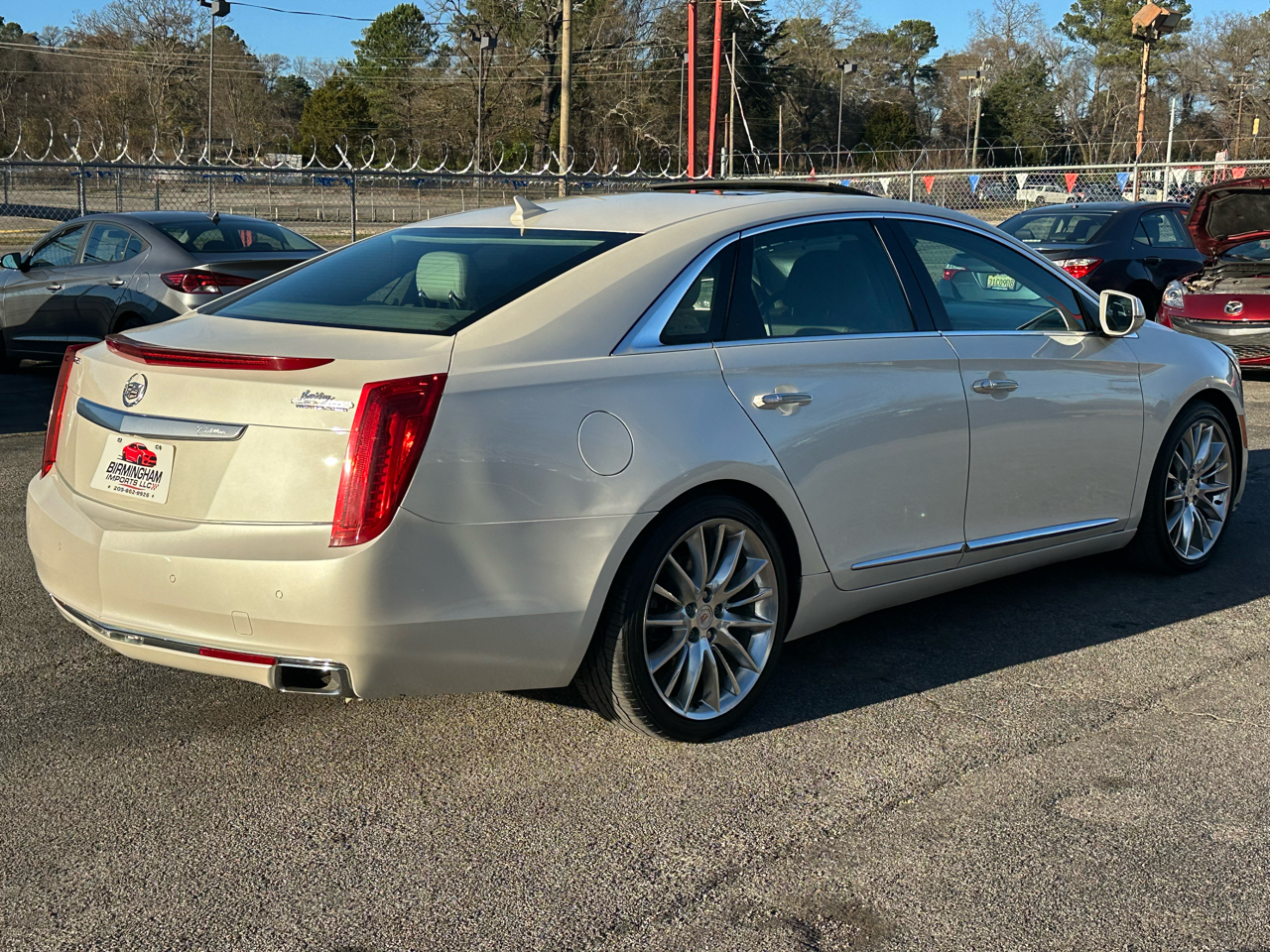 Cadillac XTS 4dr Sdn Platinum FWD 2013