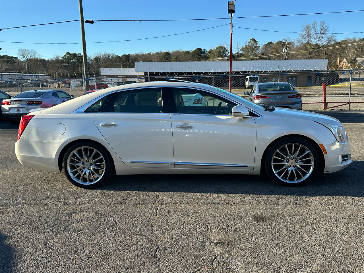 Cadillac XTS 4dr Sdn Platinum FWD 2013