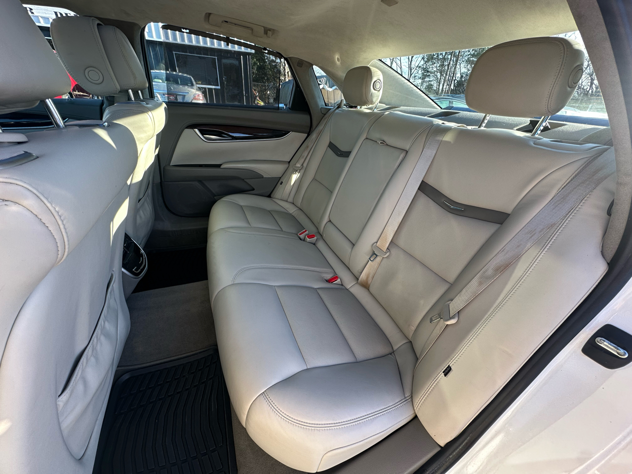 Cadillac XTS 4dr Sdn Platinum FWD 2013