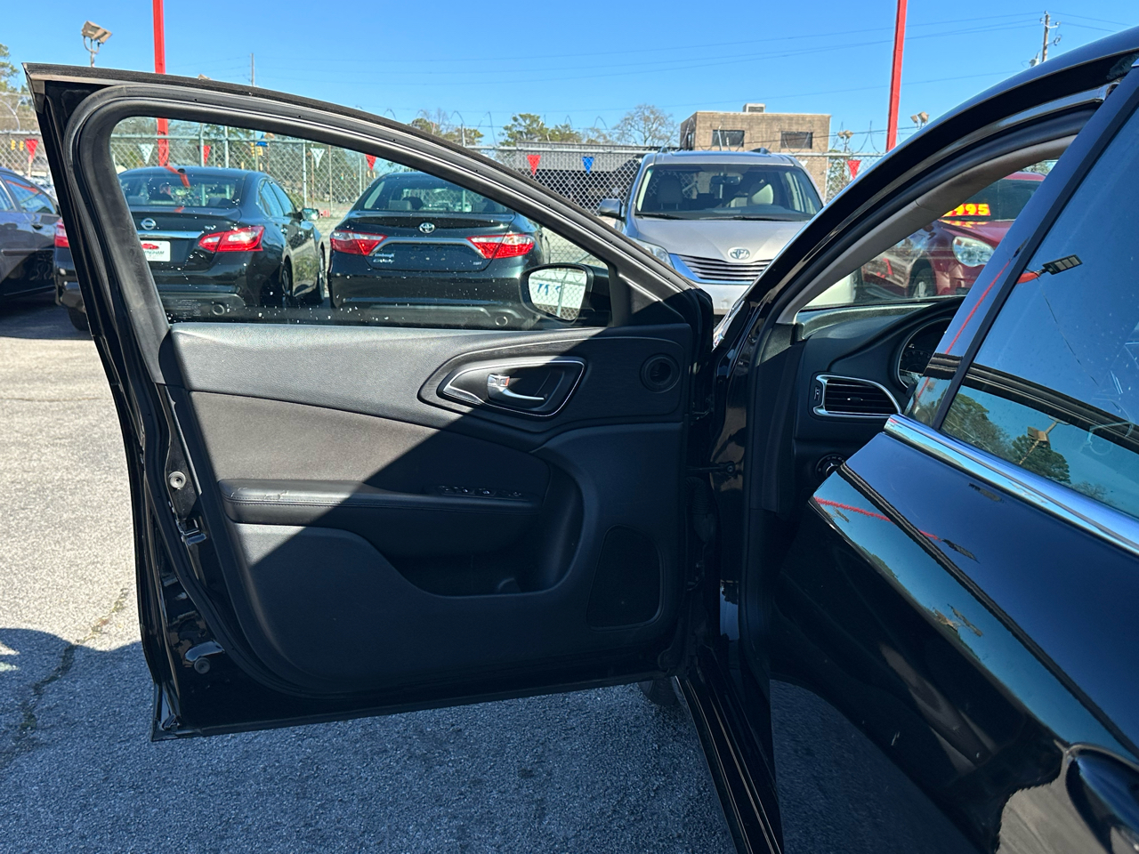 Chrysler 200 4dr Sdn Limited FWD 2016