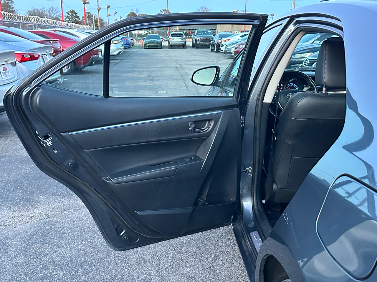 Toyota Corolla 4dr Sdn CVT LE Premium (Natl) 2014