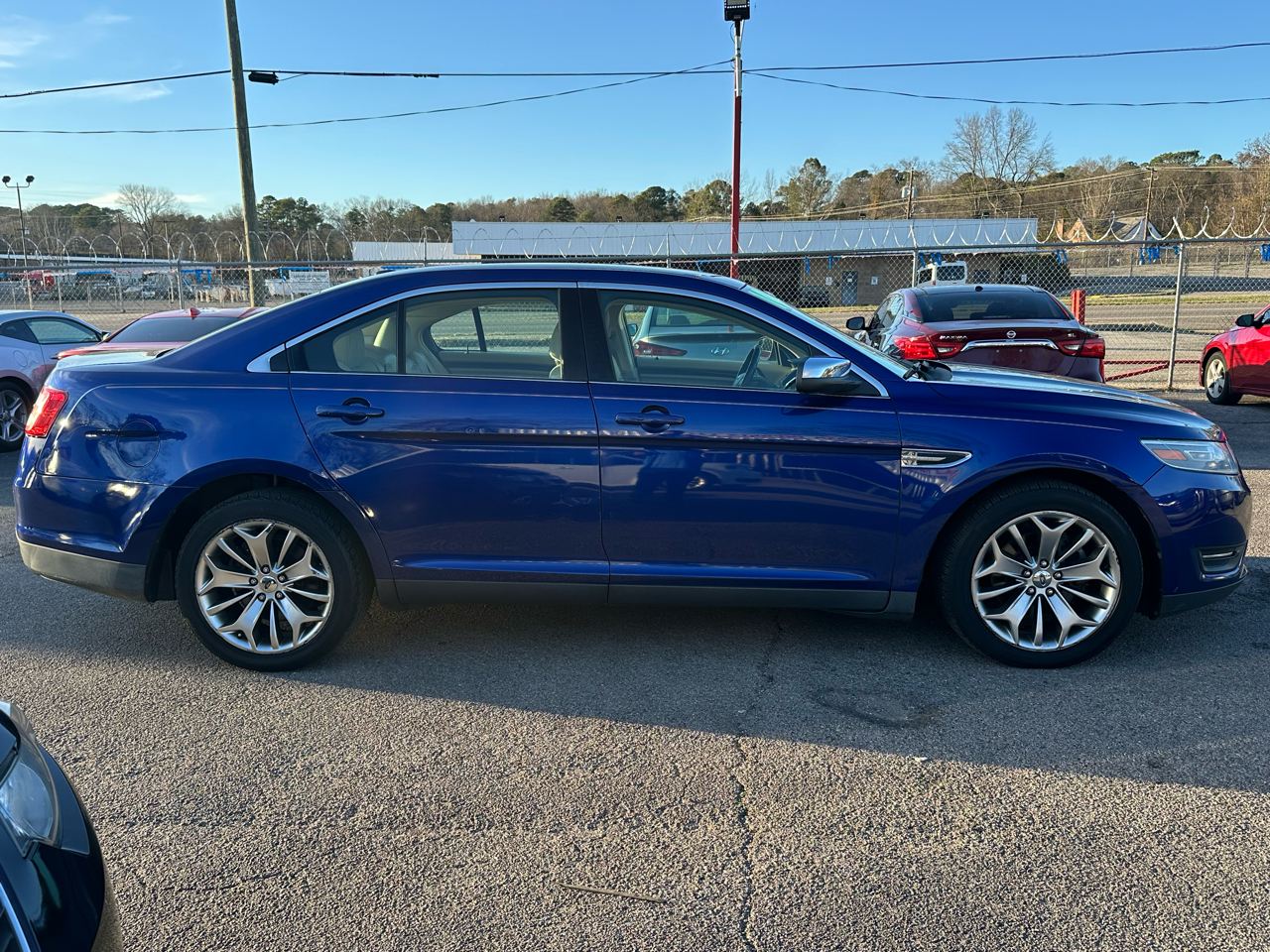 Ford Taurus 4dr Sdn Limited FWD 2014