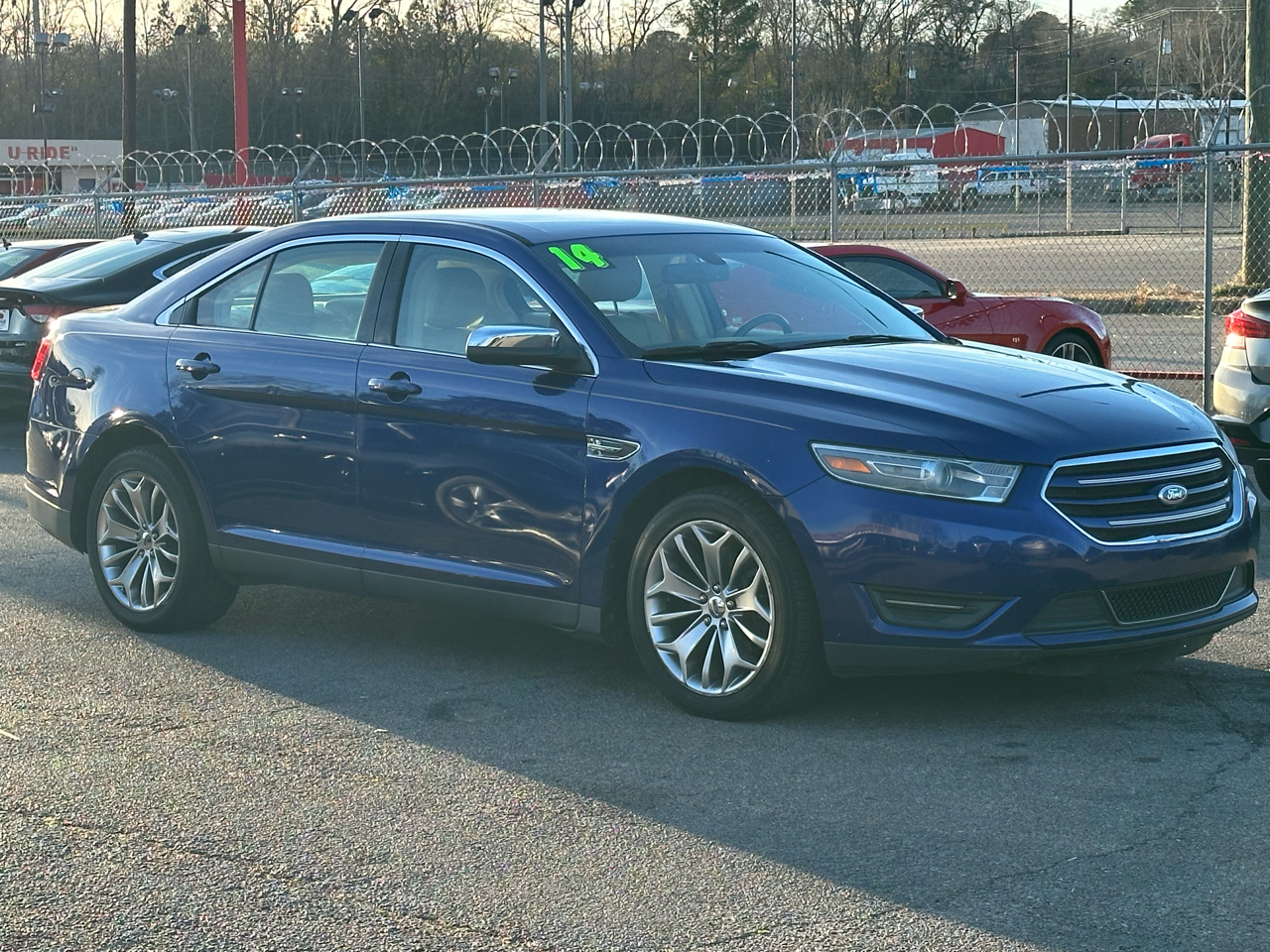 Ford Taurus 4dr Sdn Limited FWD 2014