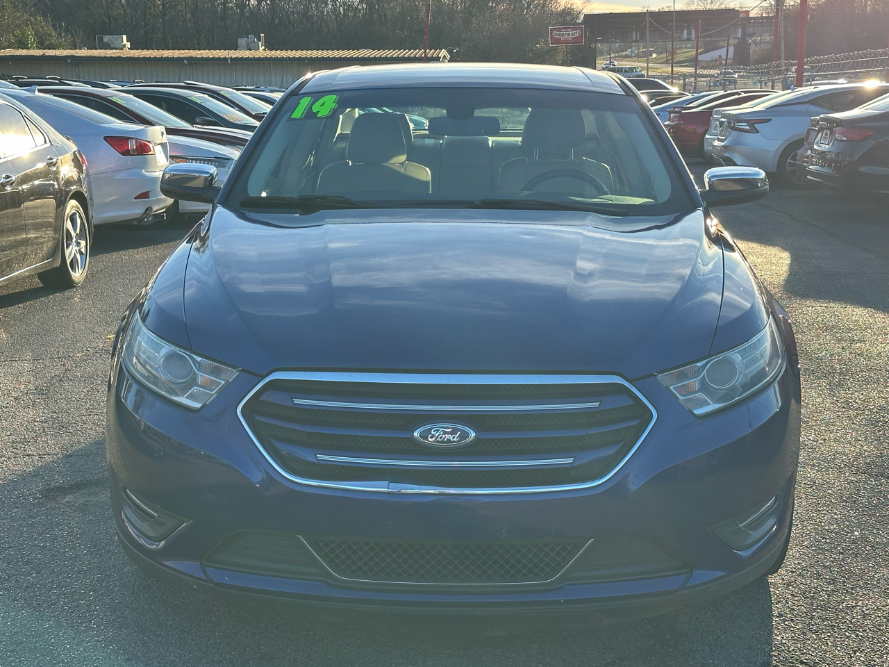 Ford Taurus 4dr Sdn Limited FWD 2014