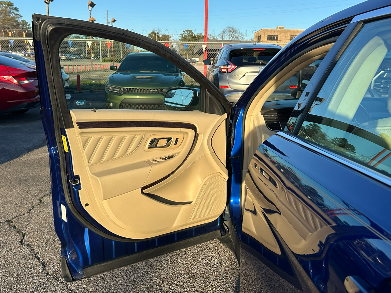 Ford Taurus 4dr Sdn Limited FWD 2014