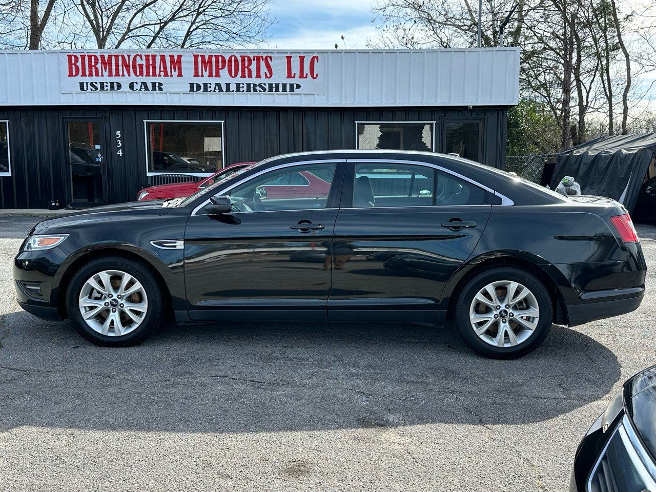 Ford Taurus 4dr Sdn SEL FWD 2011