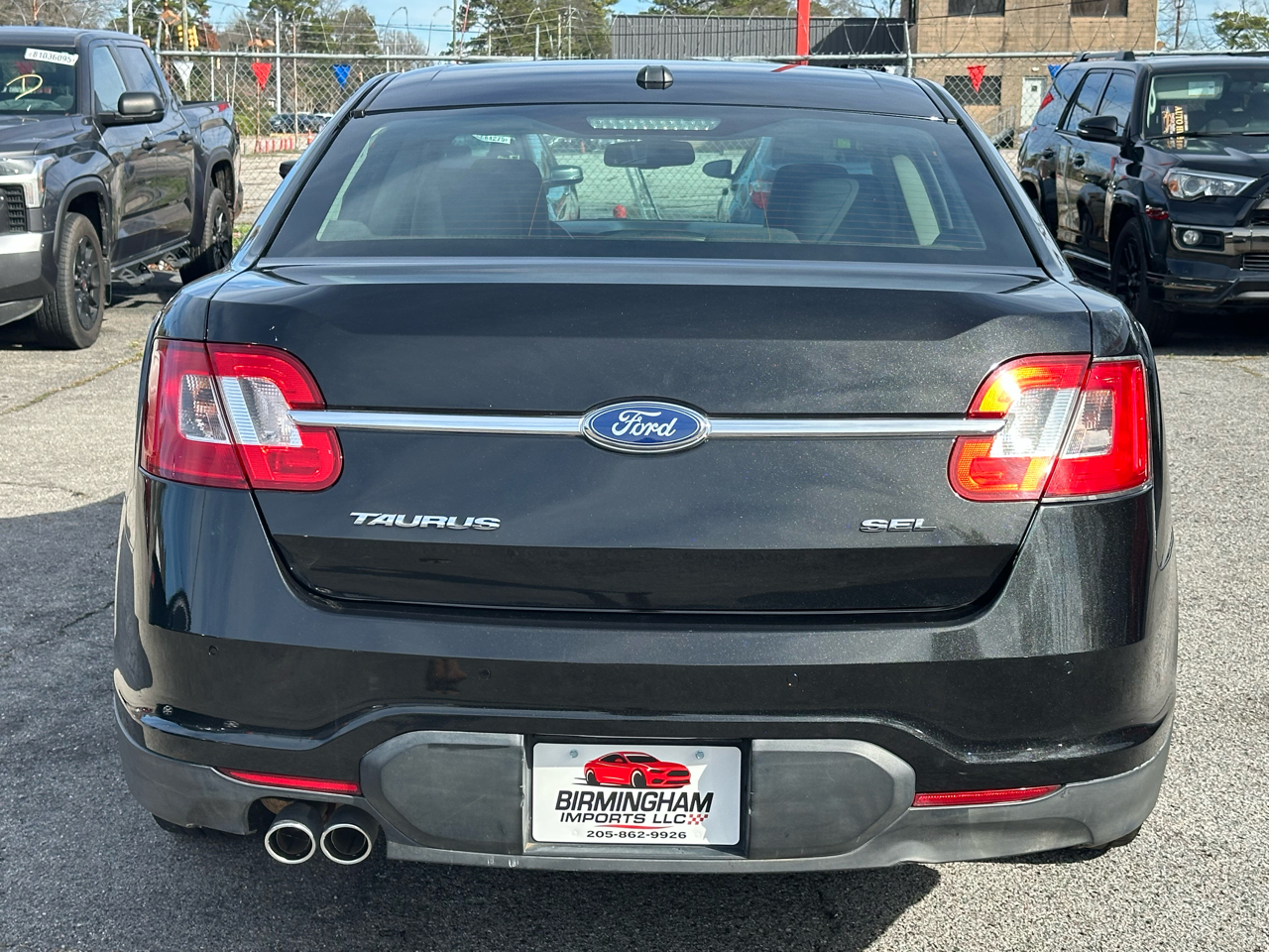 Ford Taurus 4dr Sdn SEL FWD 2011