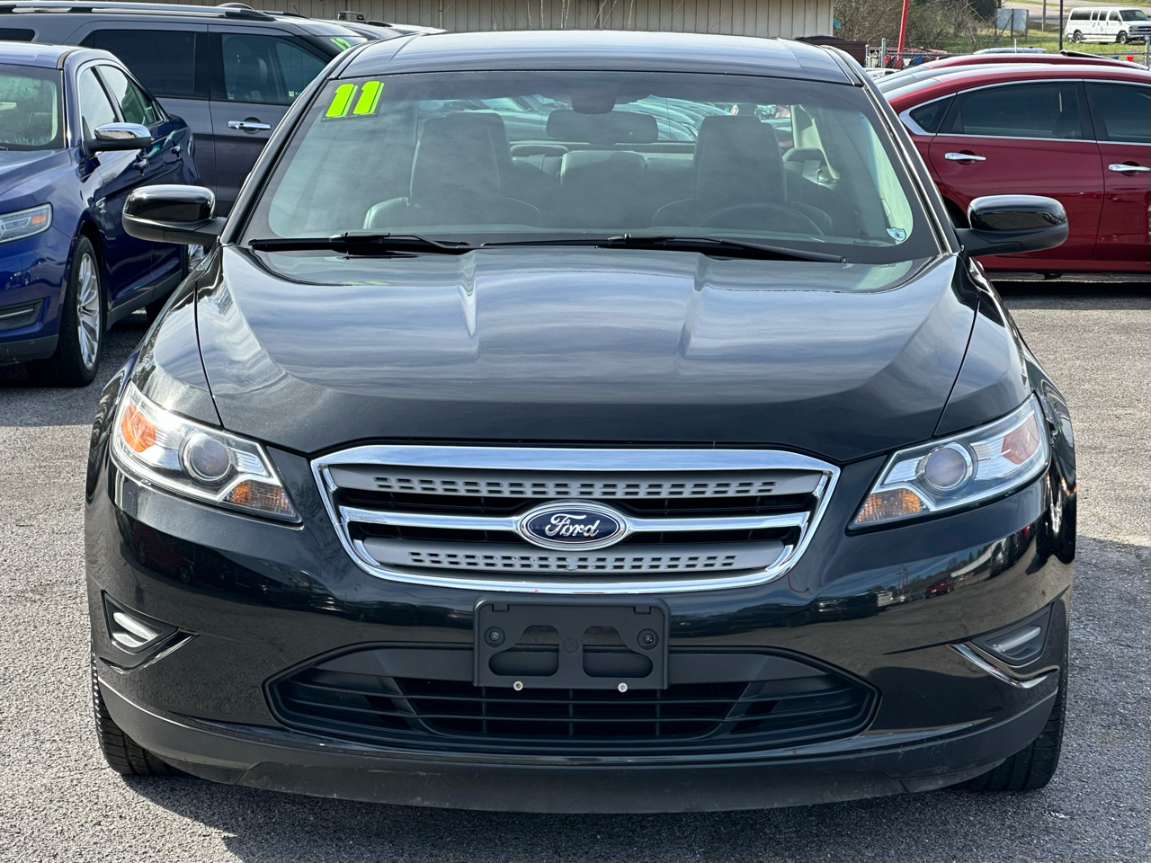 Ford Taurus 4dr Sdn SEL FWD 2011