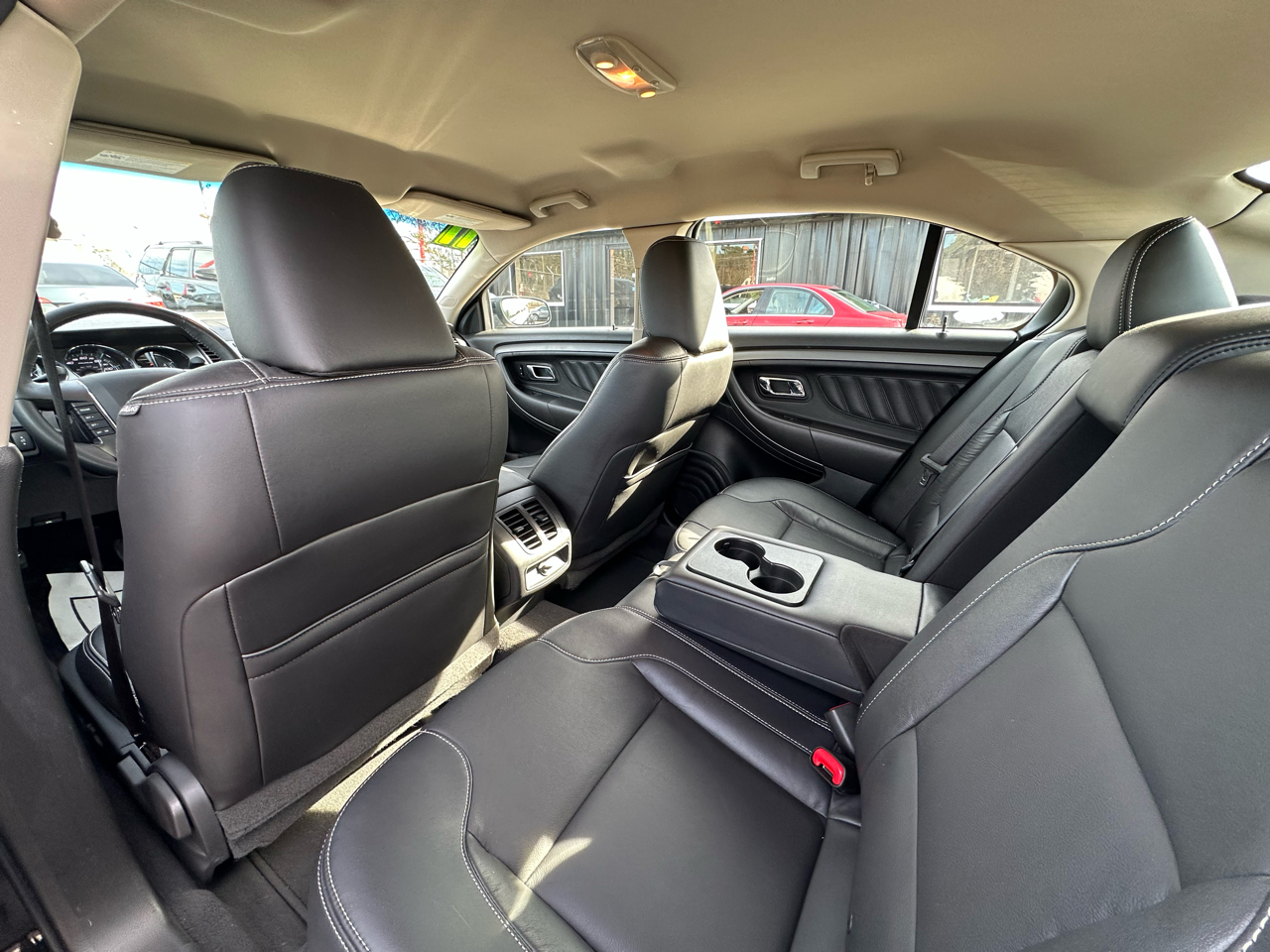 Ford Taurus 4dr Sdn SEL FWD 2011