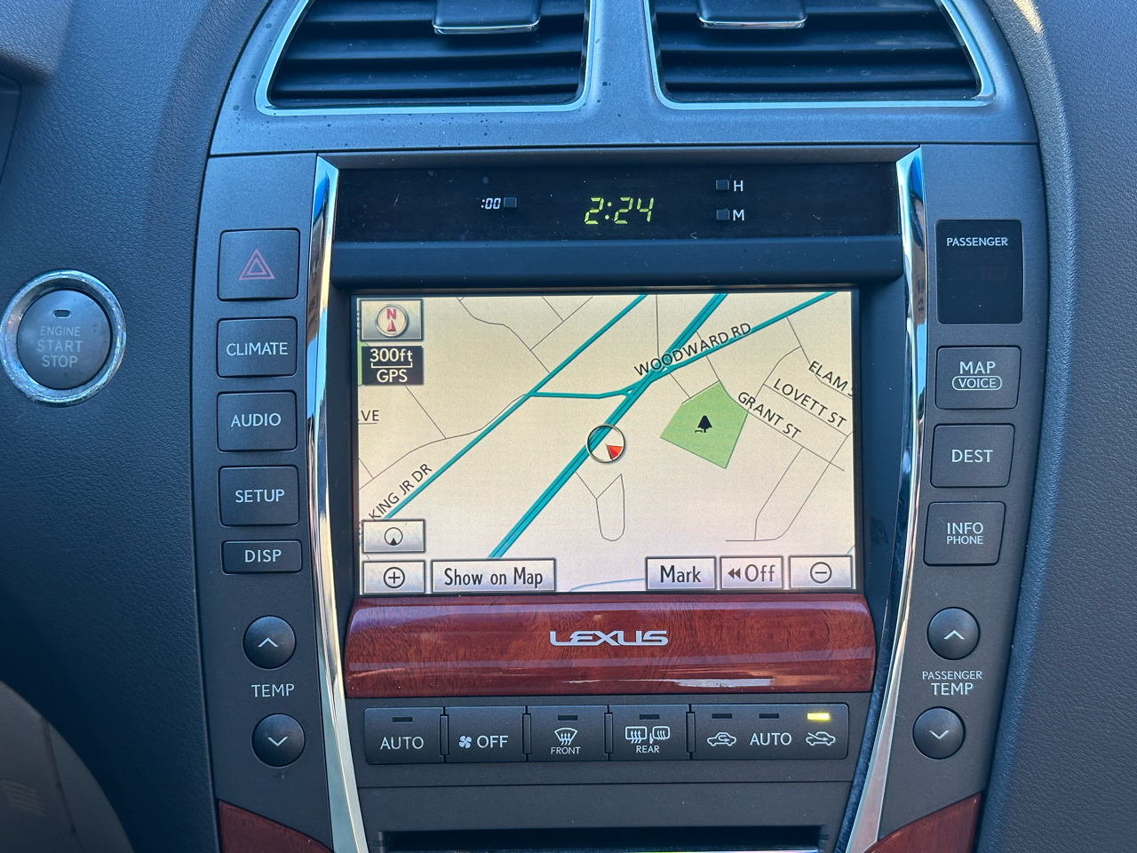 Lexus ES 350 4dr Sdn 2010