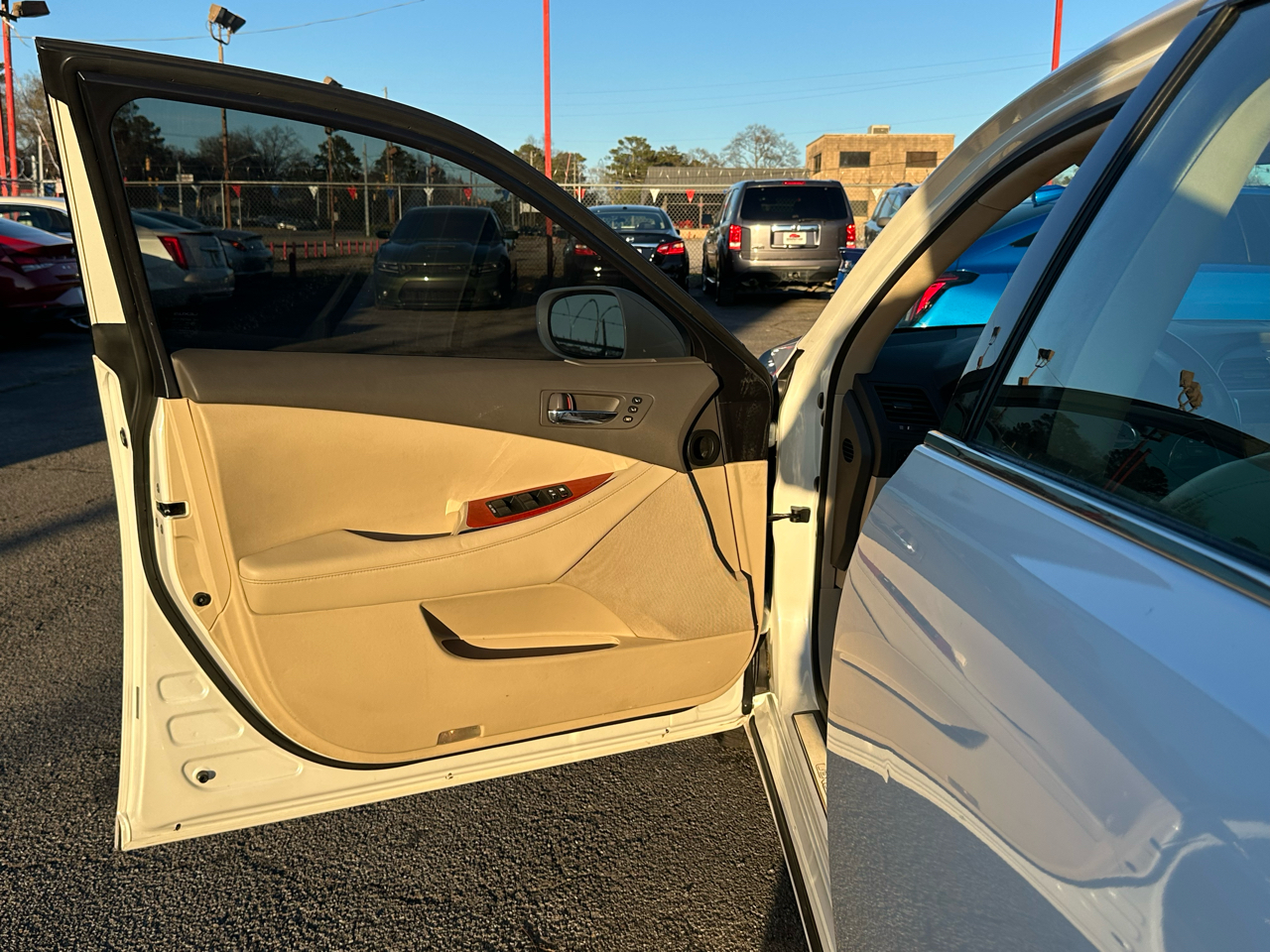 Lexus ES 350 4dr Sdn 2010