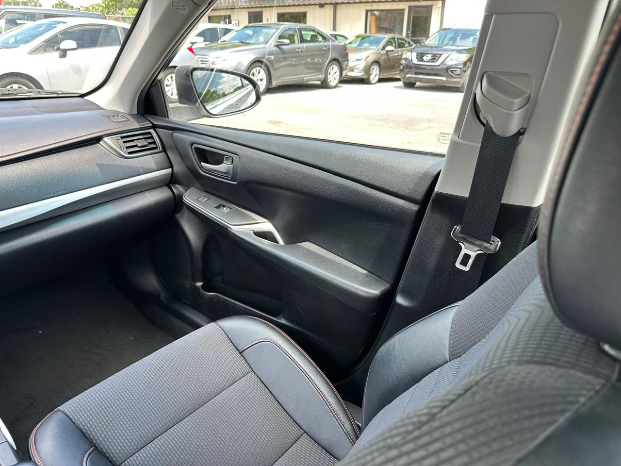 Toyota Camry 4dr Sdn I4 Auto SE w/Special Edition Pkg (Natl) 2016