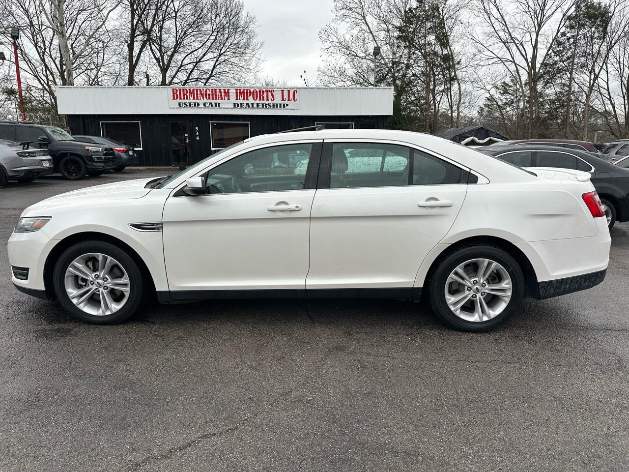 Ford Taurus 4dr Sdn SEL AWD 2015