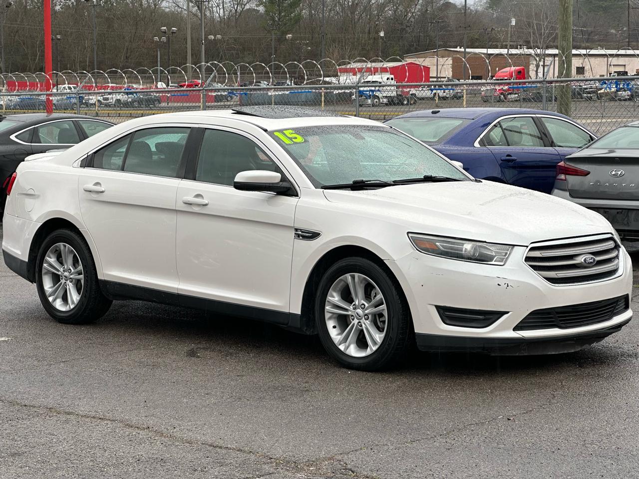 Ford Taurus 4dr Sdn SEL AWD 2015